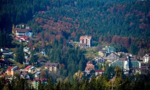 O stațiune montană celebră din România intră în scenariul roșu