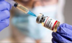 Vaticanul aprobă vaccinurile anti-COVID-19 care folosesc celule de la fetuşi avortaţi