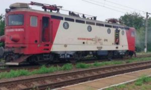 PANICĂ pe calea ferată: Locomotiva trenului Iași - Bacău a luat FOC