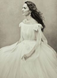 Ducesa de Cambridge a împlinit 40 DE ANI și s-a fotografiat purtând bijuteriile prințesei DIANA