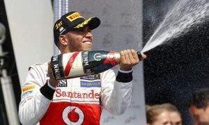 Lewis Hamilton a rămas singur în cursa spre un nou titlu mondial