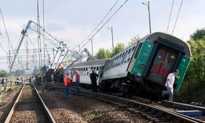ACCIDENT feroviar: Un tren a DERAIAT iar traficul rutier este BLOCAT