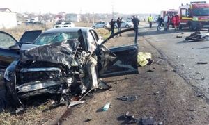 MĂCEL pe DN25, în județul Galați – 3 MORȚI și 7 RĂNIȚI, după ce două mașini s-au ciocnit frontal