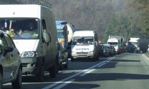 BRAŞOV. Circulaţie pe un singur sens la Timişul de Sus din cauza unui ACCIDENT rutier