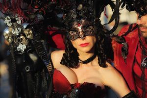 Măști și jocuri PERICULOASE: Adevărul despre Carnavalul de la Veneția