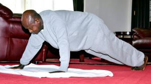 Președintele Ugandei arată cum să NE MIȘCĂM în izolare (Video)