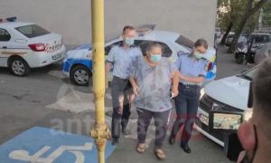 DECIZIE de ultimă oră a Poliției în cazul femeii care filma în timp ce-și TORTURA fetița