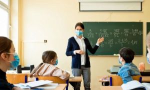 BANI în plus pentru profesori: ”Profesorii sunt în LINIA ÎNTÂI, la fel ca și medicii”