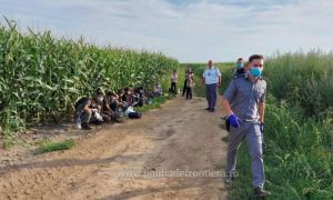 Euronews: Polițiștii de frontieră români ar fi agresat șapte migranți