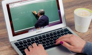 Decizie RADICALĂ privind profesorii care REFUZĂ predarea online