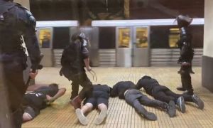 ULTIMA ORĂ: Intervenție în forță la metrou. Scandalul jandarmilor cu suporterii