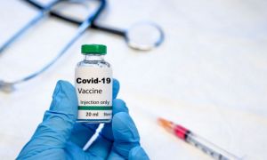 Ce a pățit un voluntar care s-a vaccinat anti-COVID