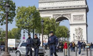 ALERTĂ cu bombă în zona Arcului de Triumf din Paris