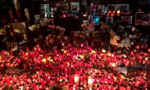 Lanț uman în memoria victimelor de la Colectiv în centrul Capitalei