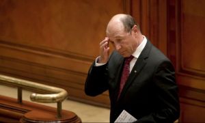 Atacul lui Băsescu: “Oamenii politici conduc după sondaje, dar duc populația drept la cimitir”