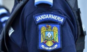 Jandarmeria a aplicat amenzi dure manifestanților din Piața Victoriei, pentru nerespectarea măsurilor anti COVID-19