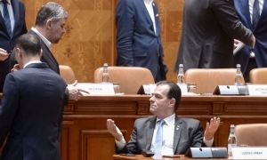SPECTACOL în Parlament la Ora premierului: ”Înger, îngerașul meu, scapă-mă de PSDeu”