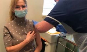 MESAJUL unei doctorițe românce după ce s-a vaccinat în Marea Britanie împotriva COVID-19