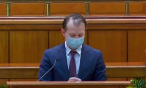 Premierul desemnat Florin Cîţu, HUIDUIT îndelung în Parlament