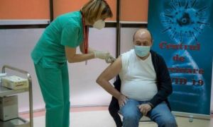 Traian Băsescu s-a VACCINAT la Spitalul Militar