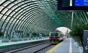 Recent inaugurată, linia de cale ferată București - Otopeni se ÎNCHIDE