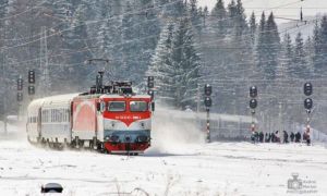 CFR: Zeci de trenuri, suspendate din cauza ninsorilor