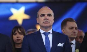 Rareș Bogdan amenință: Voi cere excluderea din partid a parlamentarului care votează moțiunea împotriva lui Vlad Voiculescu