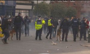 MANIFESTAȚIE violentă la Dublin împotriva restricţiilor COVID-19