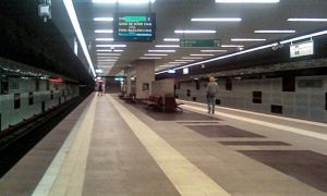PANICĂ la metrou: O adolescentă a fost salvată în ultima clipă