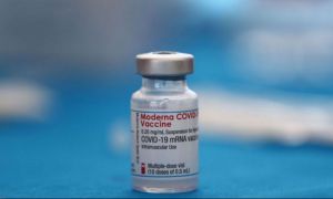 Compania Moderna începe TESTAREA vaccinului său pe copii