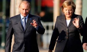 TENSIUNI între Germania și Rusia. Angela Merkel îi cere lui Putin să retragă trupele din Ucraina