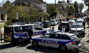 ALERTĂ teroristă la Paris: Angajata unei secții de poliție a fost ÎNJUNGHIATĂ mortal