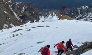 ALERTĂ în masivul Bucegi: Șapte turiști francezi, BLOCAȚI pe Vârful Caraiman