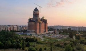 Catedrala Mântuirii Neamului are cel mai mare ICONOSTAS ortodox din lume