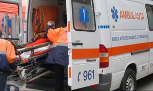 Un dulap a căzut peste un elev de opt ani într-o școală din București