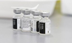 Un botoșănean s-a vaccinat de trei ori și voia să primească și a patra doză. Cum a fost posibil