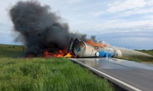 UPDATE: O cisternă a luat foc pe un drum din Brăila și a EXPLODAT
