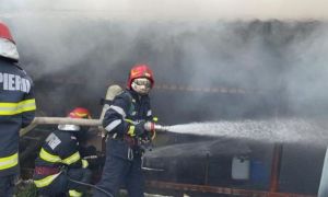 Incendiu într-o școală din Neamț. Focul a pornit din cancelarie