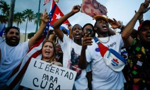 Protestele din Cuba iau amploare: Guvernul a restricționat accesul populației la rețelele de socializare