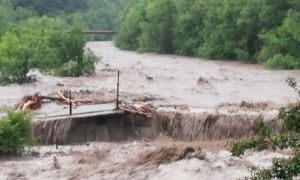 Inundații în Alba: Peste 200 de persoane au fost evacuate