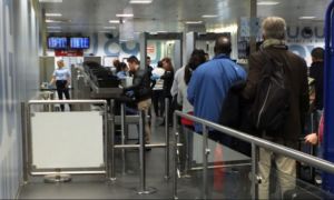 Probleme în Italia: Peste 150 de români, blocați pe aeroportul din Bergamo