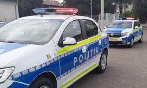 FOCURI de armă în Caraș Severin. Un polițist a fost acroșat de o mașină