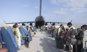 UPDATE: EXPLOZIE printr-un atac sinucigaș lângă aeroportul din Kabul. Sunt cel puțin 70 morți, printre care 12 americani