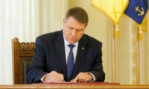 Președintele IOHANNIS a semnat decretele pentru miniștrii interimari