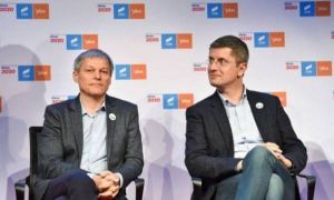 Cioloș câștigă primul tur al alegerilor interne pentru președinția USR-PLUS