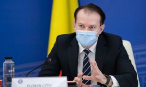 Reacția premierului după PROTESTELE de sâmbătă: ”Iresponsabilitatea unor oameni pică pe umerii celorlalți români”
