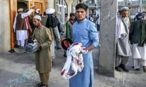 CARNAGIU în urma unui atentat la o moschee din Afganistan. Bilanțul indică zeci de morți și răniți