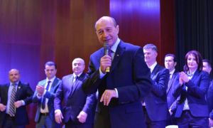 Traian Băsescu neagă implicarea sa în negocierile dintre PNL și PMP