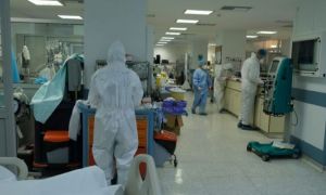  Grecia „mobilizează” medici privați ca să facă față presiunii asupra spitalelor care tratează pacienți COVID-19