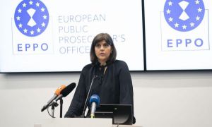 AUR îi cere Laurei Kovesi să ANCHETEZE achiziția de vaccinuri la nivel european